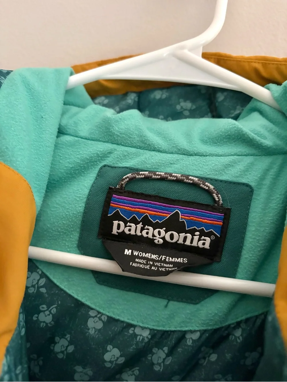 Patagonia Bivy Hooded Down Vest Arbor Green/Mustard | Size M - Picture 8 of 10